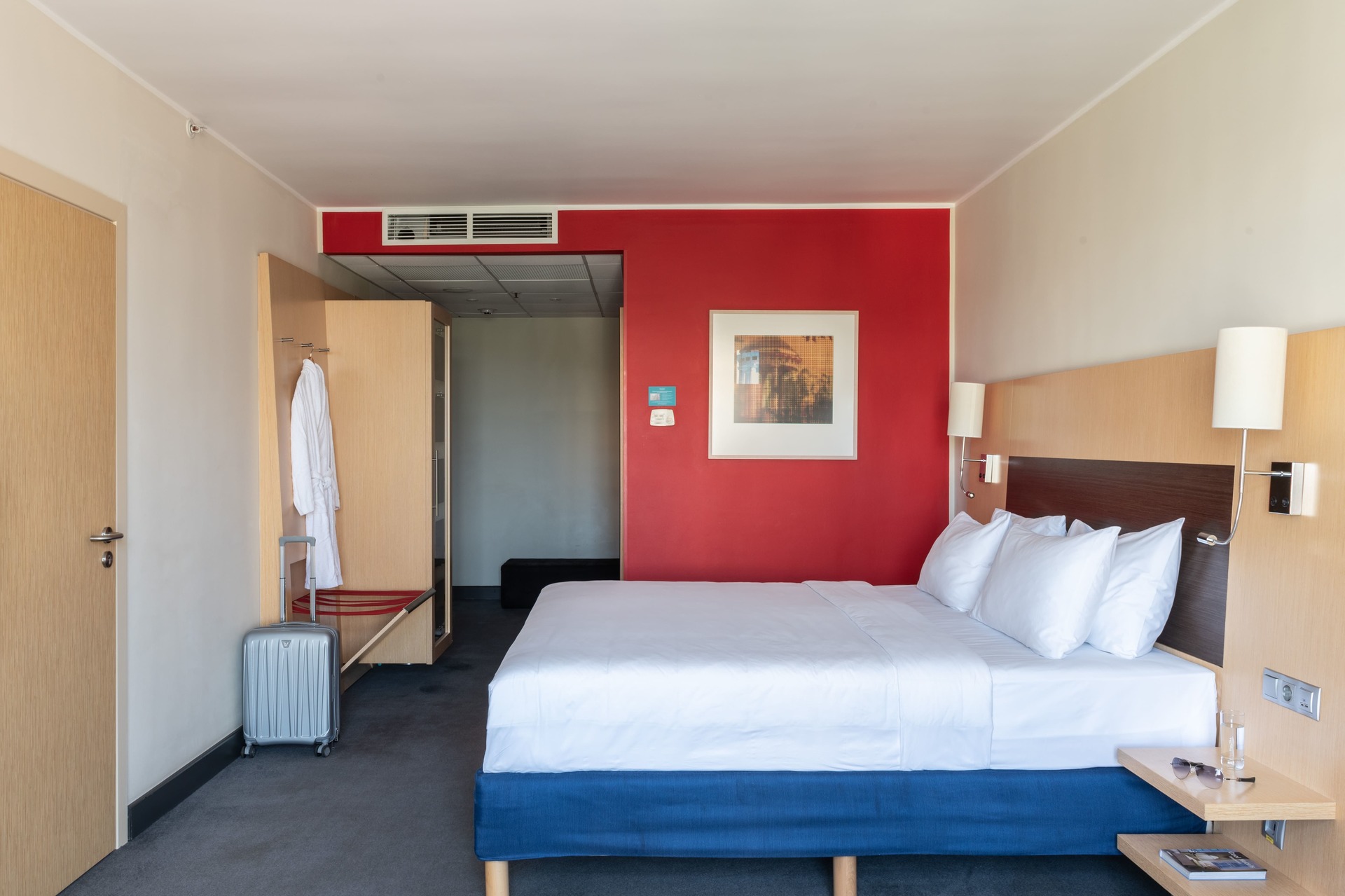 Забронировать номер в центре Сочи в гостинице Cosmos Sochi Hotel
