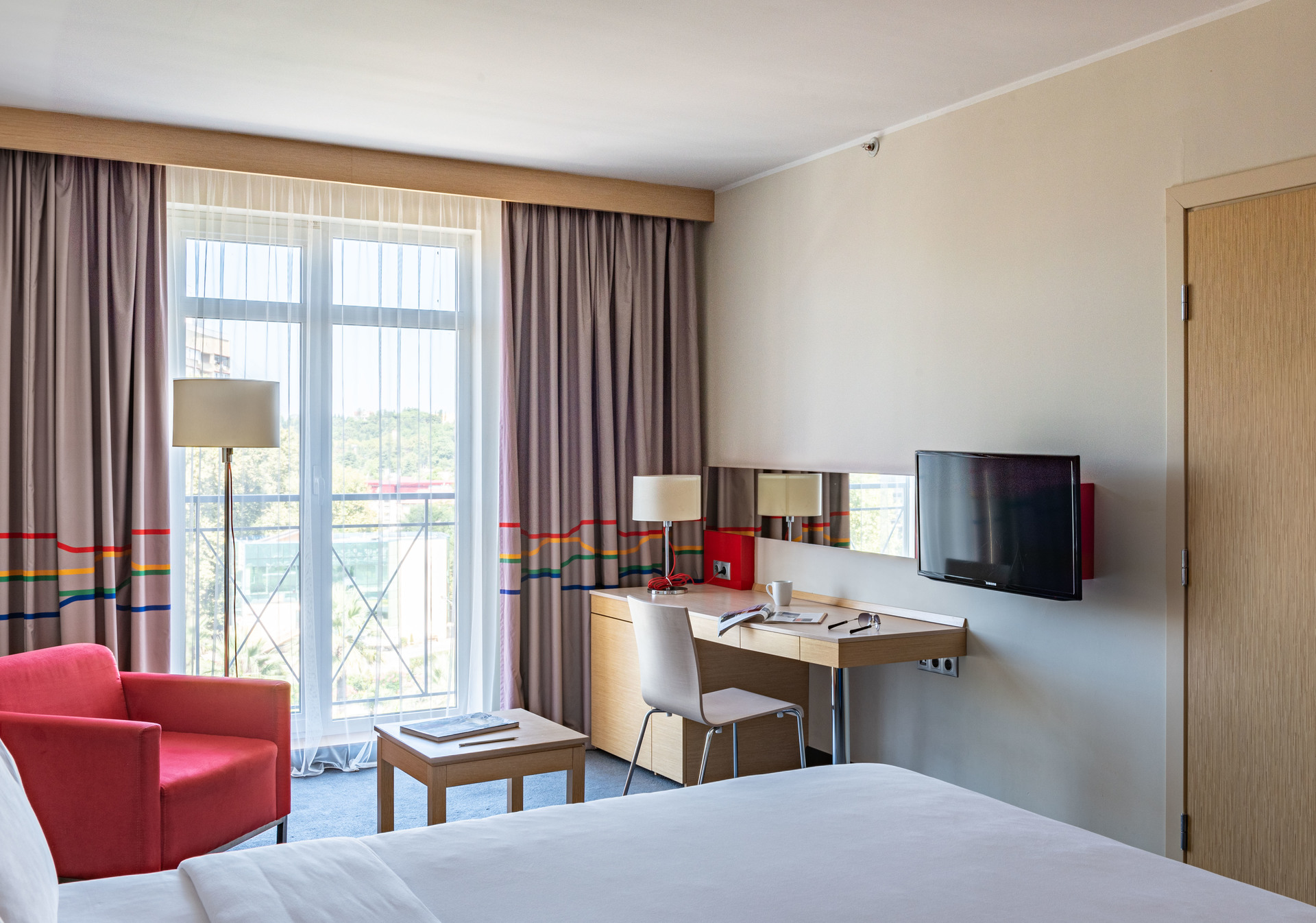 Забронировать номер в центре Сочи в гостинице Cosmos Sochi Hotel